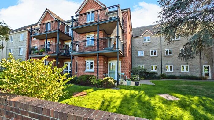 1 Bedroom Retirement Property For Sale In Blue Cedar Close, Yate, Bristol, BS37