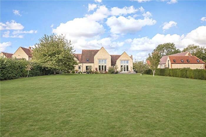 4 Bedroom Semi-Detached House For Sale In Ingleby Paddocks, Enslow, Kidlington, Oxfordshire, OX5