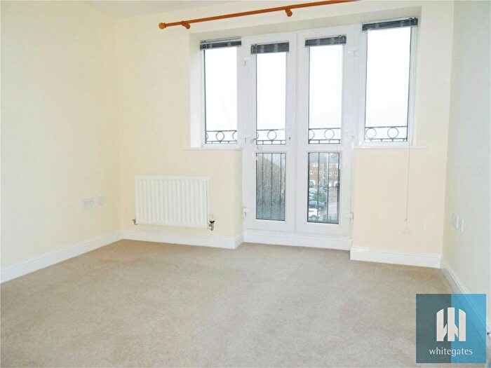 2 Bedroom Flat To Rent In Croft Court, Mount Lane, Rastrick, Brighouse, HD6