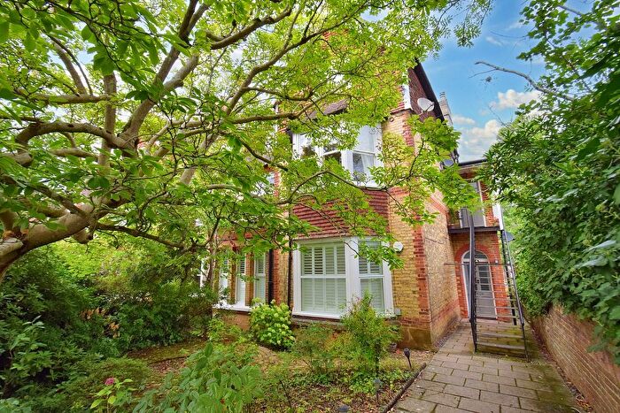 2 Bedroom Flat For Sale In Eardley Road, Sevenoaks, TN13