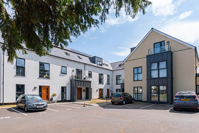 2 Bedroom Flat For Sale In Box Hill Apartments, Chalkpit Lane, RH4