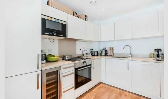 2 Bedroom Flat To Rent In Queensland Road, London, N7