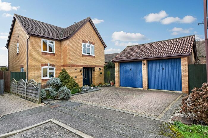 4 Bedroom Detached House For Sale In Merlin Close, Hartford, PE29