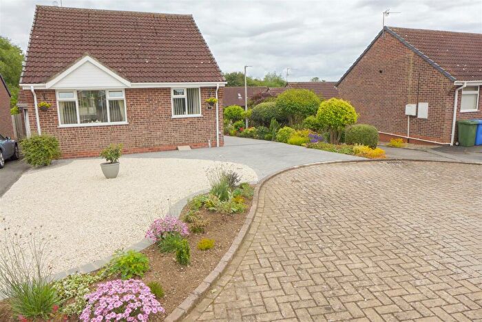 2 Bedroom Detached Bungalow For Sale In Froscoles Close, Nordham, North Cave, HU15