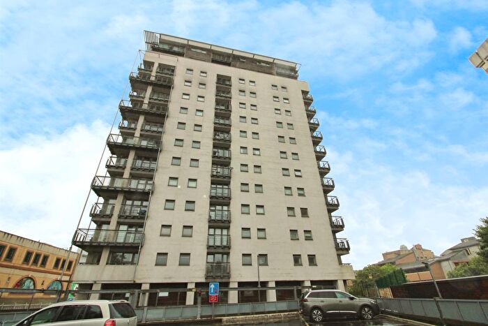 2 Bedroom Flat For Sale In Queen Street, Cardiff, CF10