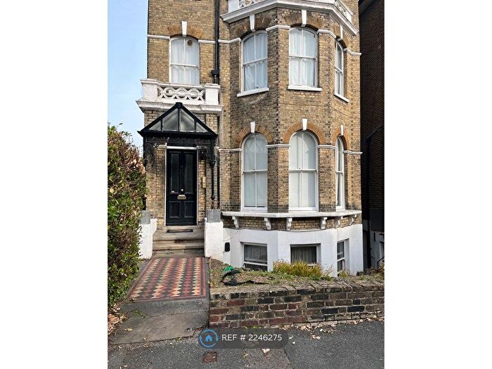 1 Bedroom Flat To Rent In Blackheath, London, SE3