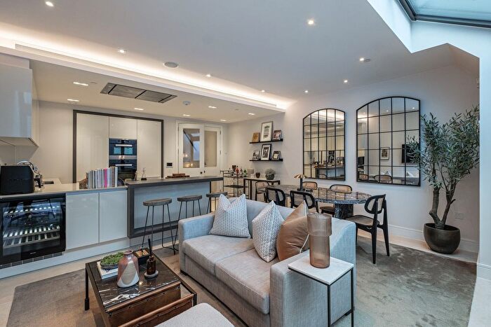 4 Bedroom Terraced House For Sale In Rainsborough Square, London, SW6
