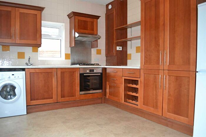 2 Bedroom Flat To Rent In Audley Road, Hendon, NW4