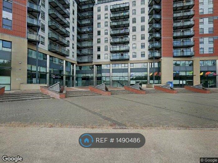 2 Bedroom Flat To Rent In Whitehall Waterfront, Leeds, LS1