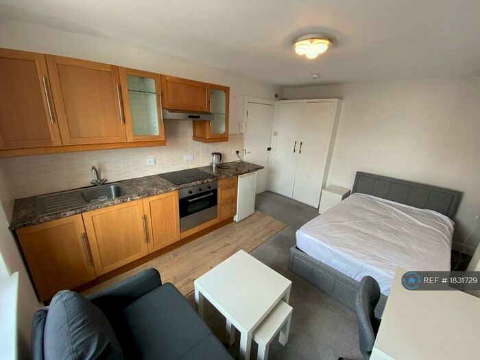 Studio To Rent In Norfolk Square, Brighton, BN1