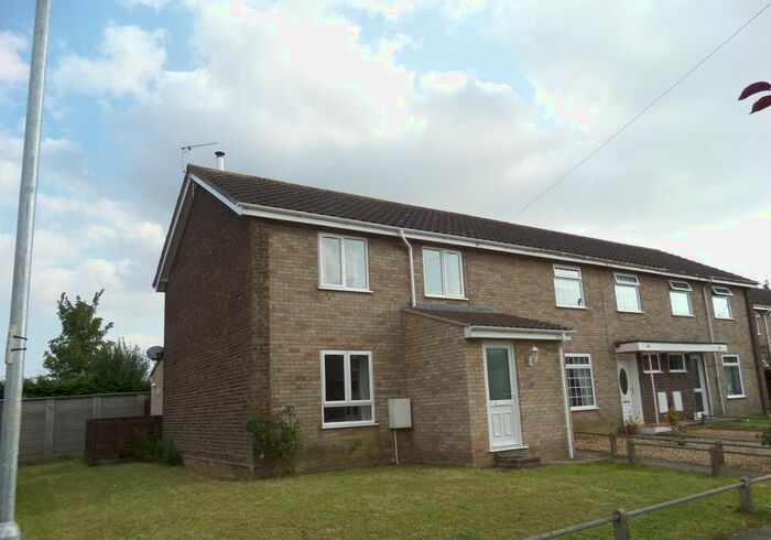 3 Bedroom Semi-Detached House To Rent In Kings Road, Bungay NR35