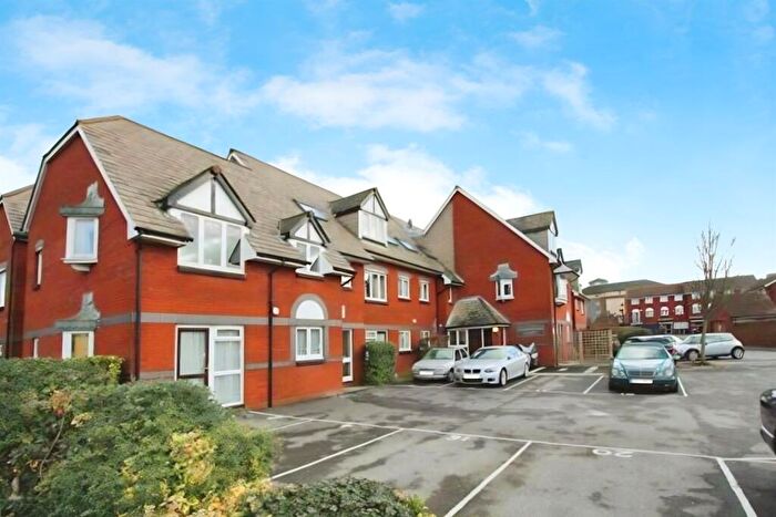 1 Bedroom Flat To Rent In Captains Place, SO14