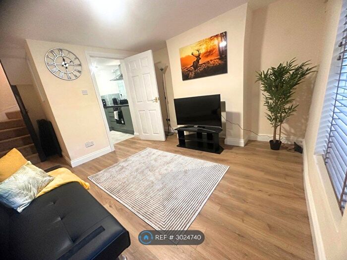 2 Bedroom Maisonette To Rent In Lewisham Road, London, SE13