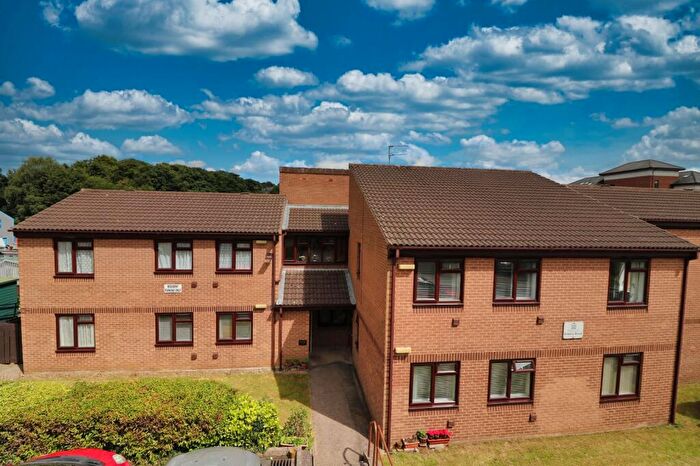 2 Bedroom Flat For Sale In Sussex Avenue, Horsforth, Leeds, LS18