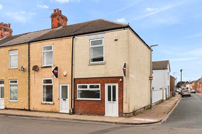 3 Bedroom End Of Terrace House For Sale In Haycroft Street, Grimsby, DN31