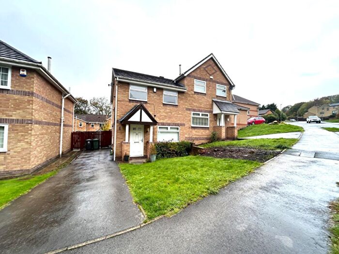 3 Bedroom Semi-Detached House To Rent In Long Meadows, Bradford, West Yorkshire, BD2