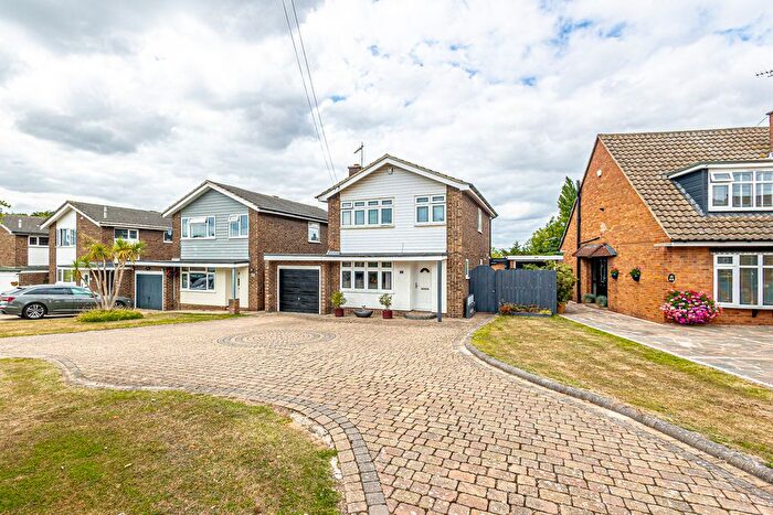 4 Bedroom Detached House For Sale In Causton Way, Rayleigh, SS6
