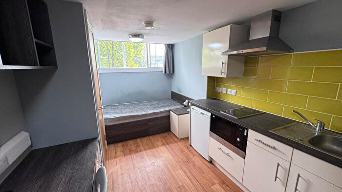 Studio To Rent In Hounds Gate, Nottingham, Nottinghamshire, NG1