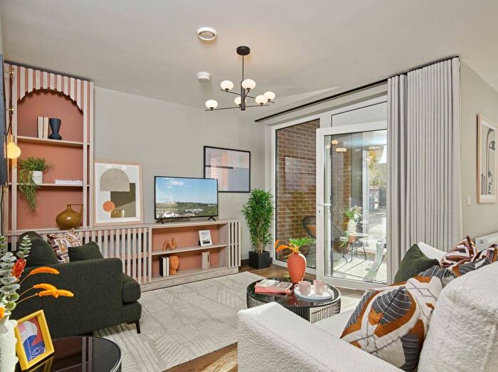 1 Bedroom Flat For Sale In Caxton Square, Wood Green, N22