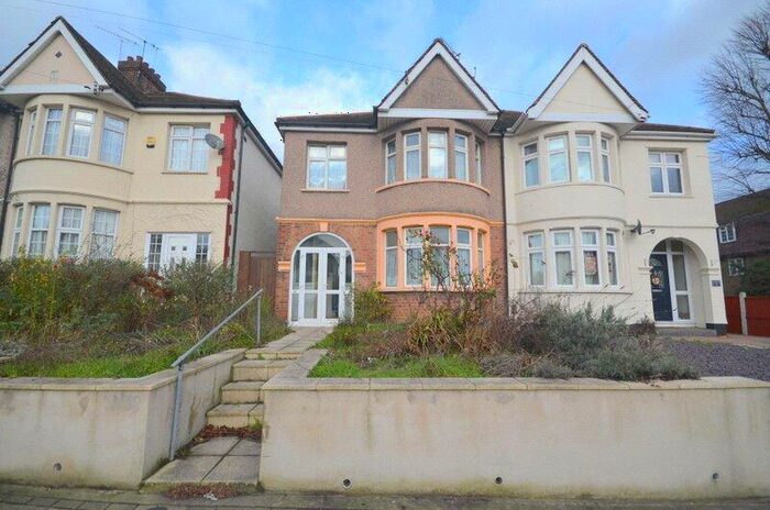 3 Bedroom Semi-Detached House To Rent In Upminster Road, Hornchurch, Essex, RM11