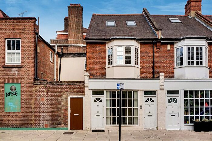 1 Bedroom Flat To Rent In Freemont Street, Hackney, E9