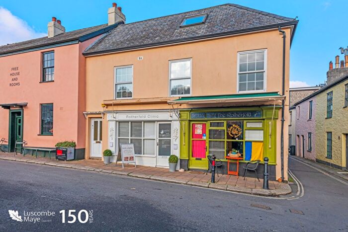 2 Bedroom Flat For Sale In Rotherfold, Totnes, TQ9