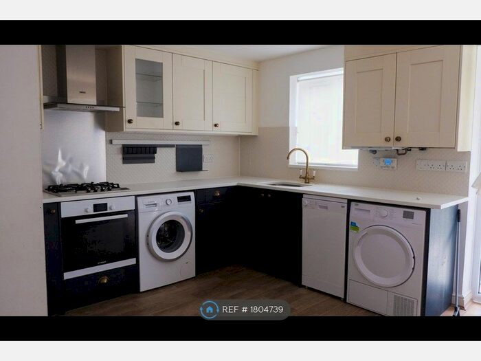 5 Bedroom Terraced House To Rent In Winery Lane, Kingston Upon Thames, KT1