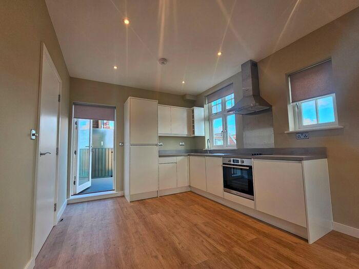 1 Bedroom Flat To Rent In Fortis Green, London, N2