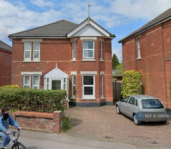 6 Bedroom Detached House To Rent In Alma Road, Bournemouth, BH9