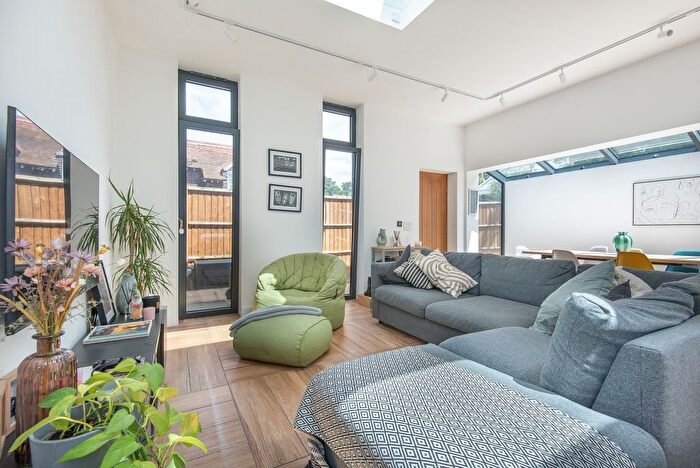 1 Bedroom Maisonette To Rent In Corkran Road, Surbiton, KT6