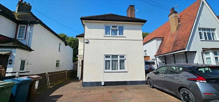 3 Bedroom Detached House To Rent In Montgomery Road, Edgware, HA8