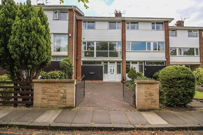 3 Bedroom Town House To Rent In Grange Court, Gateshead, Tyne And Wear, NE10
