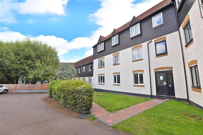 2 Bedroom Apartment For Sale In Bucklebury Heath, South Woodham Ferrers, CM3