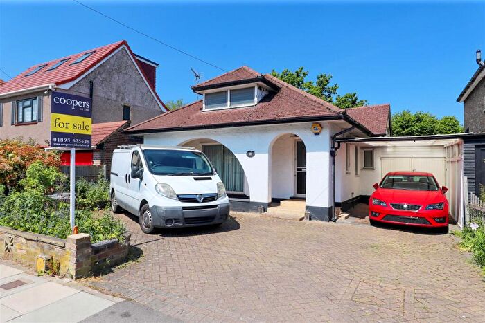 3 Bedroom Detached Bungalow For Sale In Elm Avenue, Ruislip, HA4