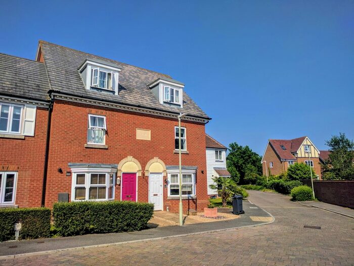 2 Bedroom Property To Rent In Forum Way, Kingsnorth, Ashford, TN23