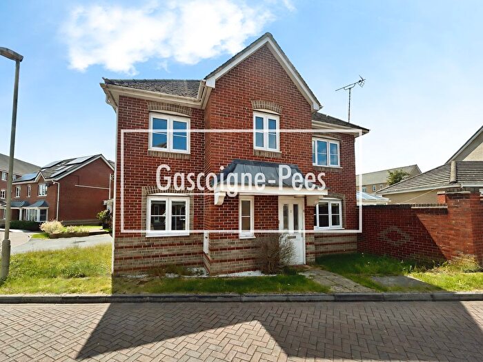 3 Bedroom Property To Rent In Chippenham Close, Basingstoke, RG22