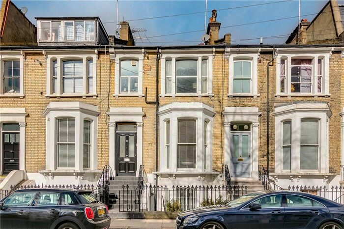 2 Bedroom Flat To Rent In Earls Court Gardens, London, Earls Court, SW5