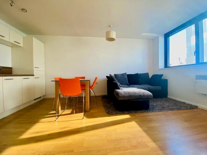 2 Bedroom Apartment To Rent In Mann Island, Liverpool, L3