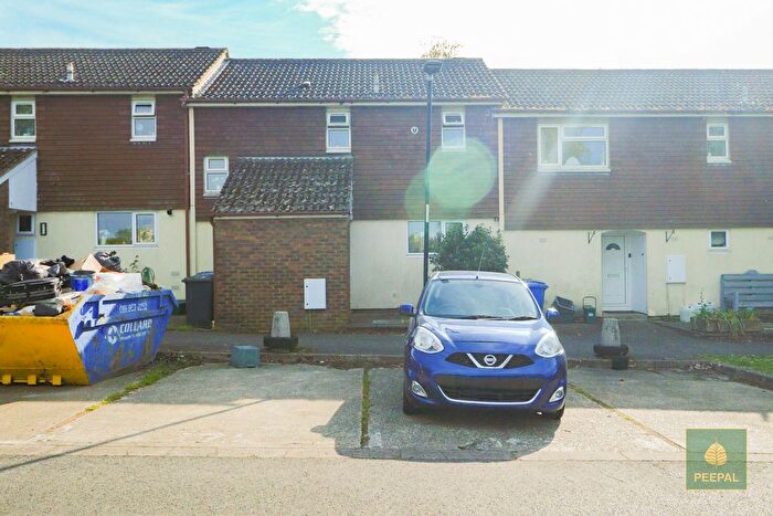 3 Bedroom Terraced House For Sale In Quetta Park, Church Crookham, Fleet, GU52