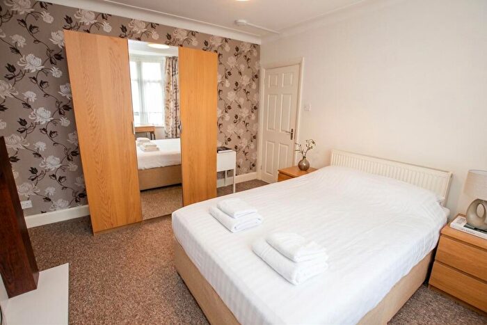 1 Bedroom Semi-Detached House To Rent In Chiltern Crescent, Earley, RG6