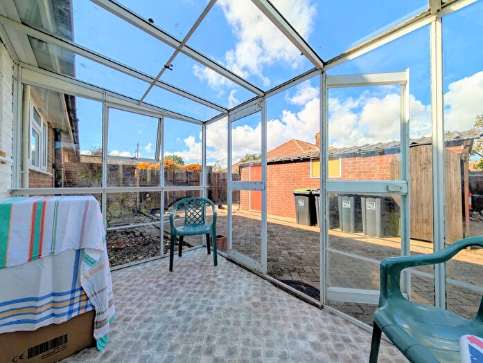 4 Bedroom Semi-Detached Bungalow For Sale In Benedict Close, Worthing, BN11