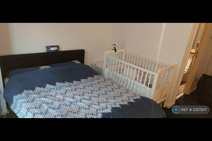 2 Bedroom Flat To Rent In Beetham Plaza, Liverpool, L2