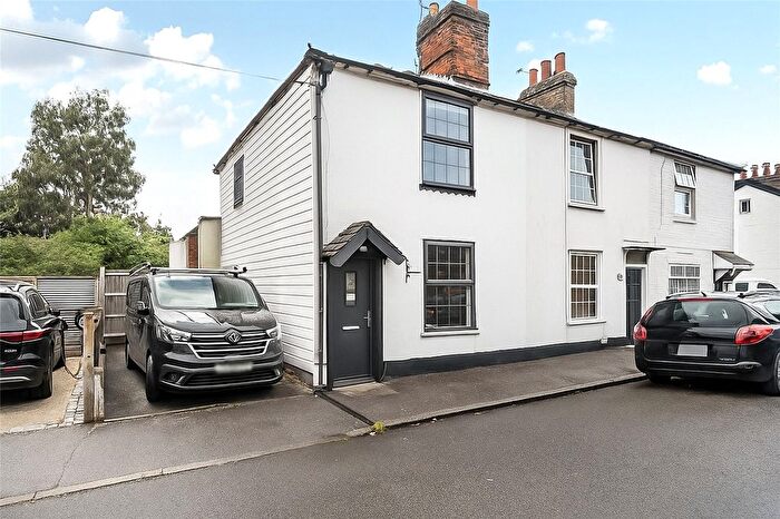 2 Bedroom End Of Terrace House For Sale In Bradbourne Road, Sevenoaks, Kent, TN13