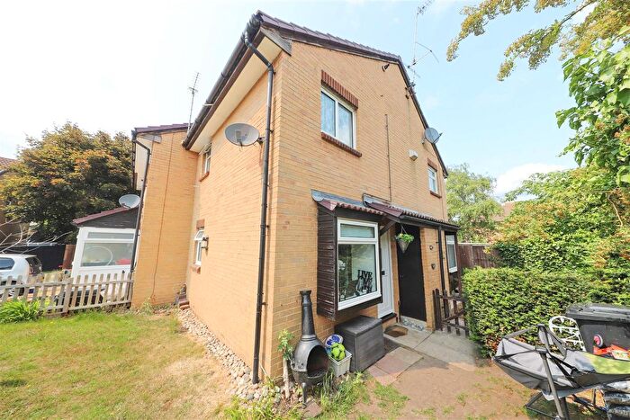 1 Bedroom Terraced House For Sale In Pippins Close, West Drayton, UB7