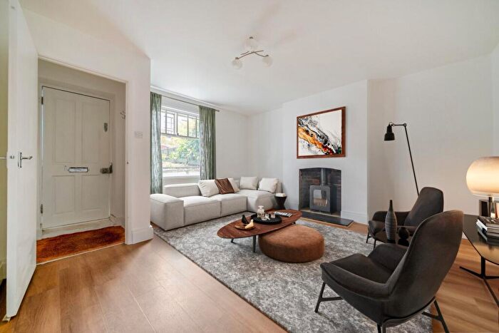 2 Bedroom Flat For Sale In Lewisham Way, London, SE14
