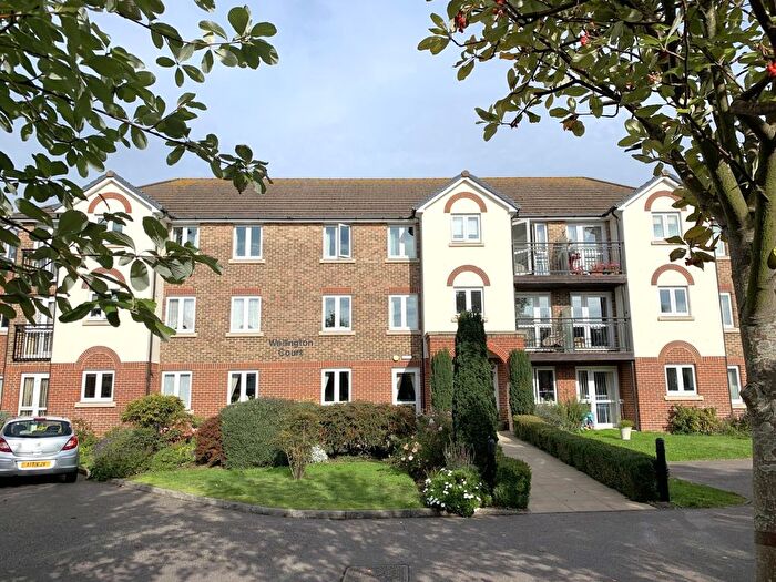 2 Bedroom Flat To Rent In Wellington Court, Beechwood Avenue, Deal, Kent, CT14