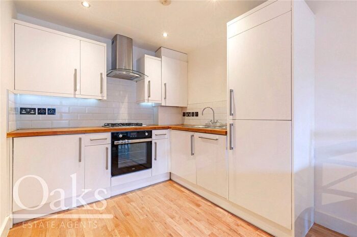 1 Bedroom Flat To Rent In Woodside Green, Woodside, Croydon, SE25