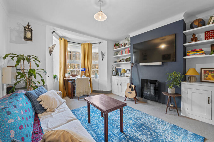 2 Bedroom Apartment For Sale In West Barnes Lane, New Malden, Raynes Park, KT3