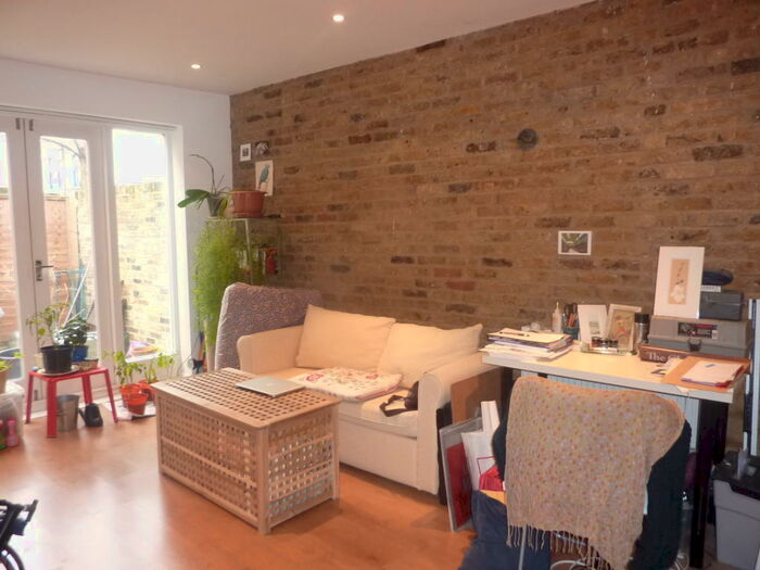 Flat To Rent In Azimuth Court, Lyal Road, Bow, E3