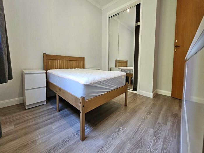 2 Bedroom Flat To Rent In Rosebank Gardens, Aberdeen, AB11